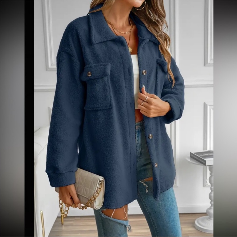 Amazon Blue Teddy Shacket, NWT Button-Up with Flap Pockets, Plush Size Small